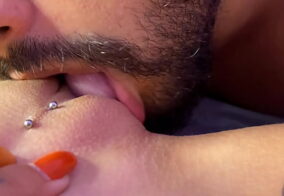 Chupou minha bucetinha gostoso até esguichar - Squirt