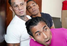 Encontro adulto com madrasta e amigos